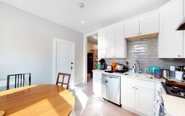 Building Photo - 1284 Commonwealth Ave