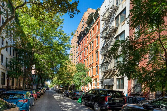 Foto del edificio - 515 E 85th St
