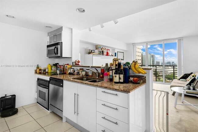 Building Photo - 325 S Biscayne Blvd