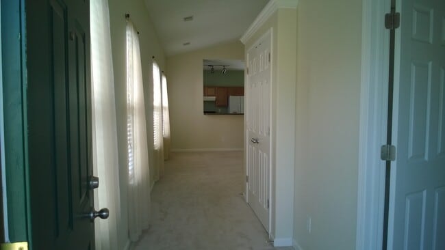 Building Photo - 1093 Winding Oak Trl