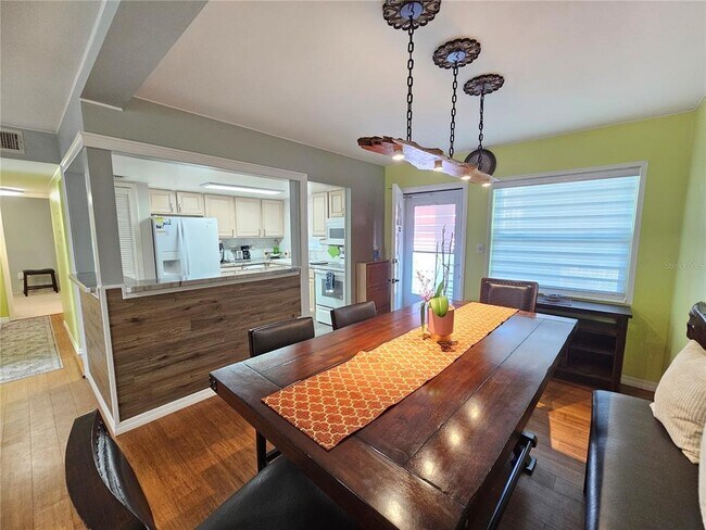 Foto del edificio - 5896 Palm Ln