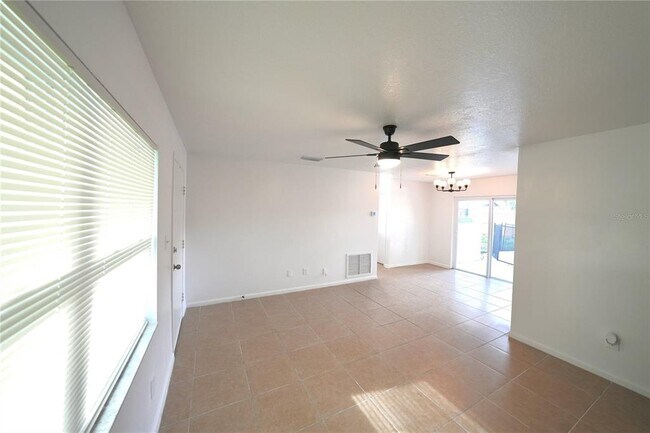 Foto del edificio - 2619 Hendy Ct