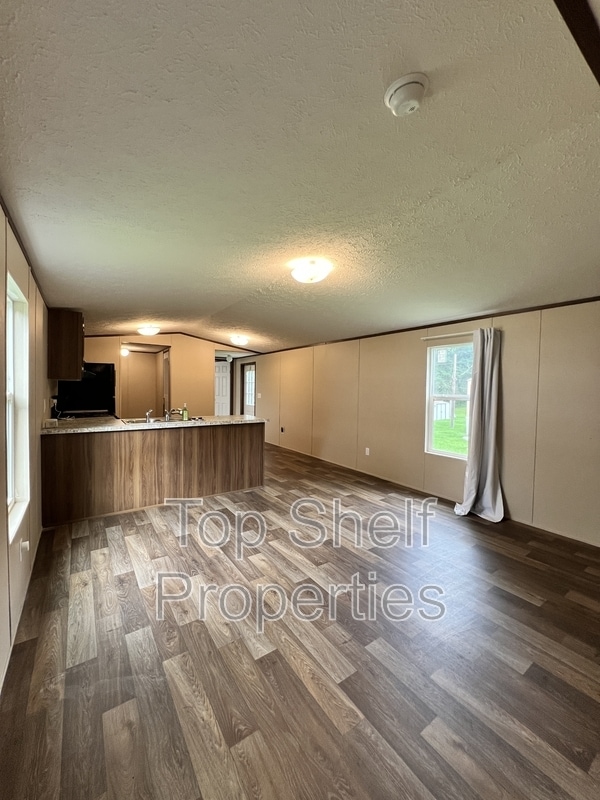 Building Photo - 443 Rocky Ridge Ln