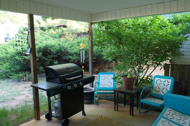 Foto del edificio - 130 Pine Bark Ln