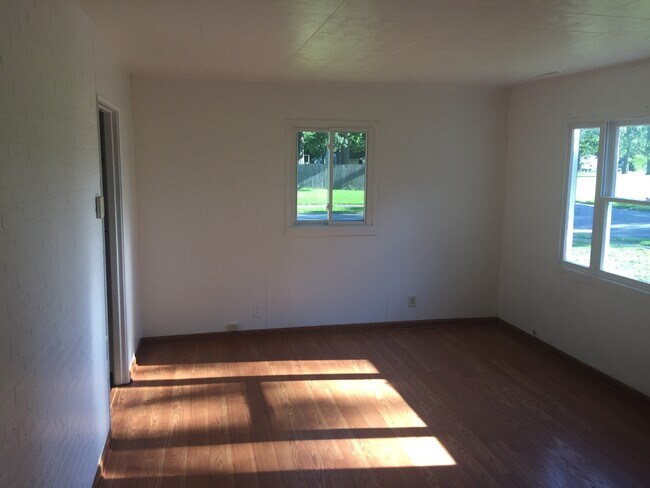 Building Photo - New Listing!! Ranch style with attached ga...