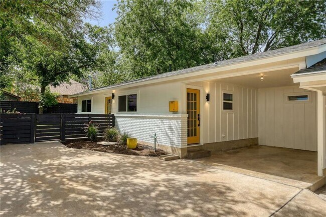Building Photo - 5005 Avenue F