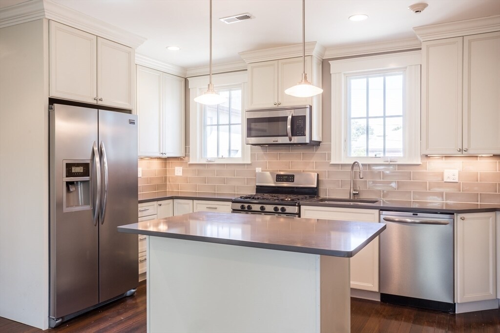 Foto principal - 390 Langley Rd