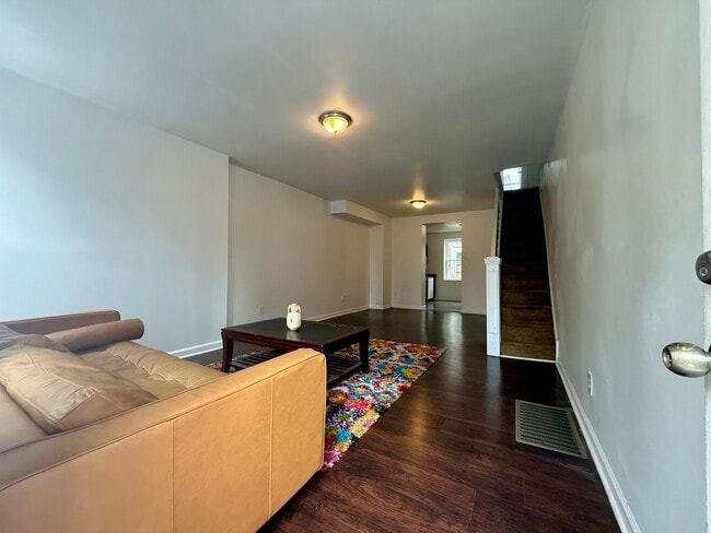 Building Photo - 1719 S 6th St