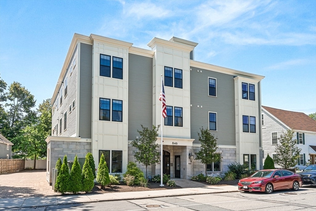 Foto principal - 846 Main St