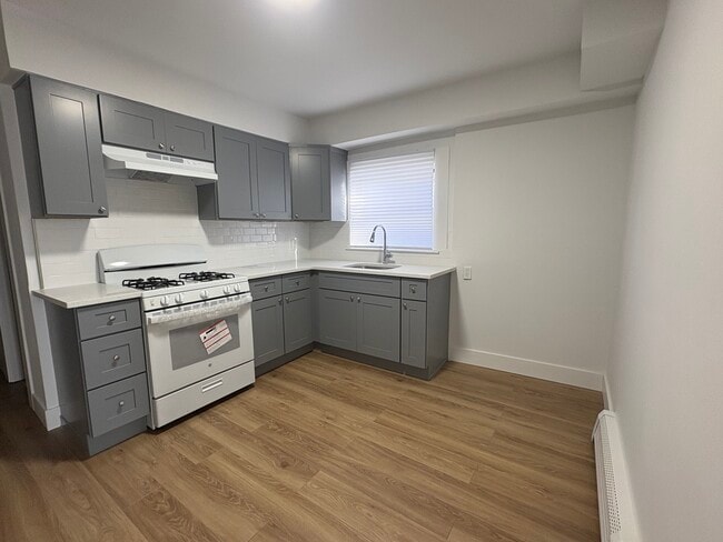 Foto del edificio - 193 Jerome Ave