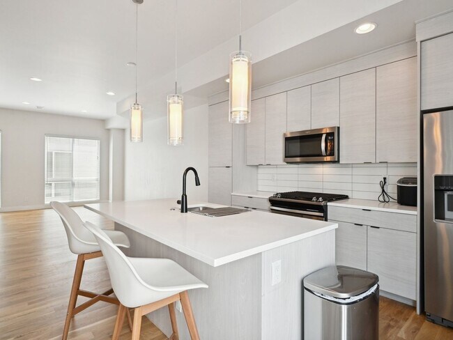 Foto del edificio - 3039 W 19th Ave