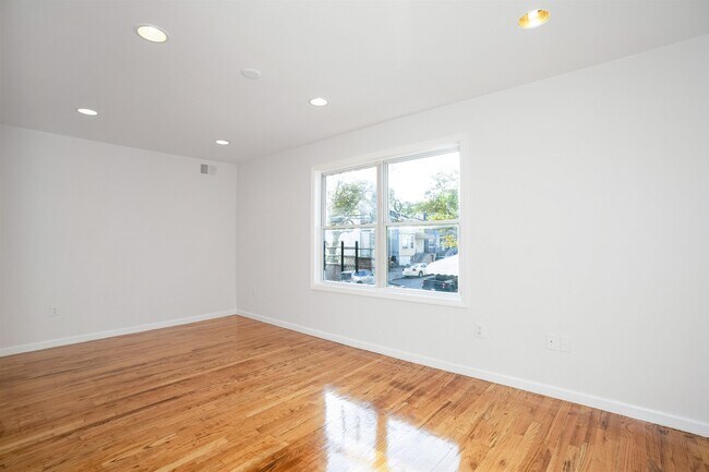 Foto del edificio - 695 Summit Ave