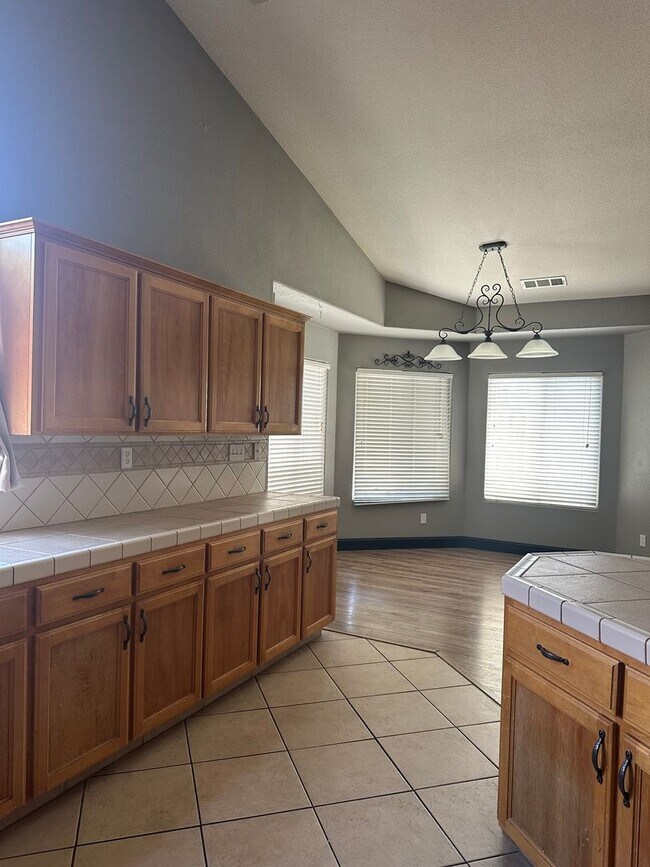 Foto del edificio - Cozy home in well established neighborhood, close to Annie R. Mitchell Elementary