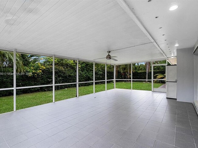 Foto del edificio - 20525 Highland Lakes Blvd