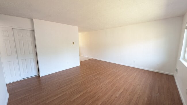 Building Photo - Great duplex unit in Sherwood!