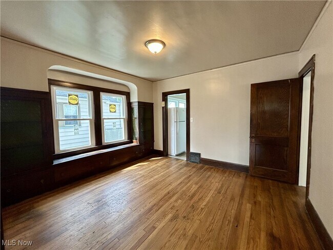 Building Photo - 1224 E 169th St