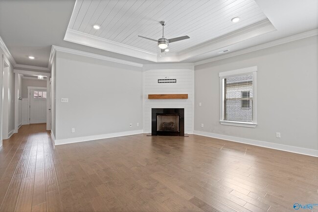 Building Photo - 14741 Greenleaf Dr