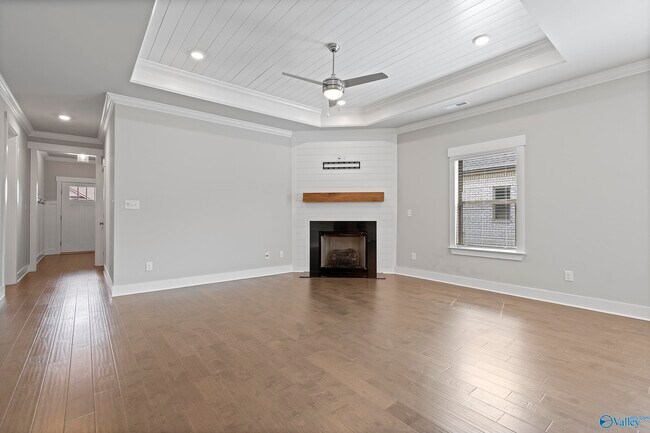 Foto del edificio - 14741 Greenleaf Dr