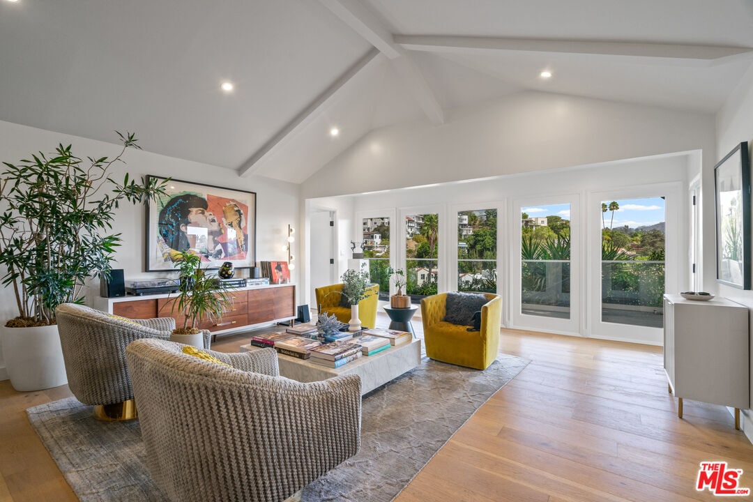 Foto principal - 2071 Glencoe Way