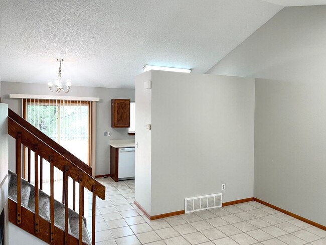 Foto del edificio - 3 Bedroom Single Family Home Nestled in Fo...
