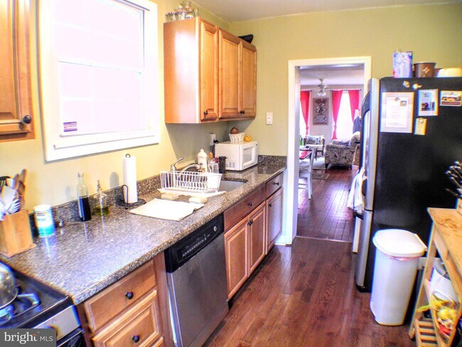 Foto del edificio - 2042 Montrose St