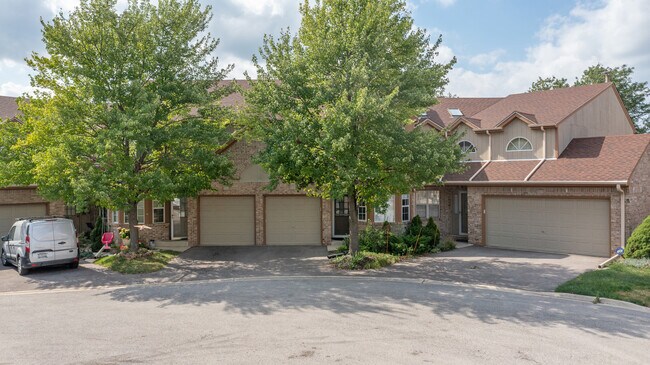 Foto del edificio - 165 Louise Ct