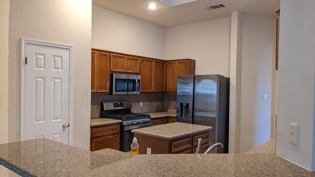Building Photo - 3810 Newland Dr