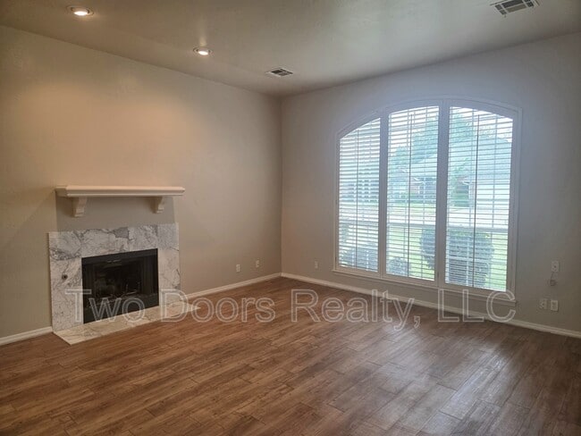Foto del edificio - 13820 Oakmond Rd