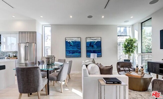 Building Photo - 4429 Tujunga Ave