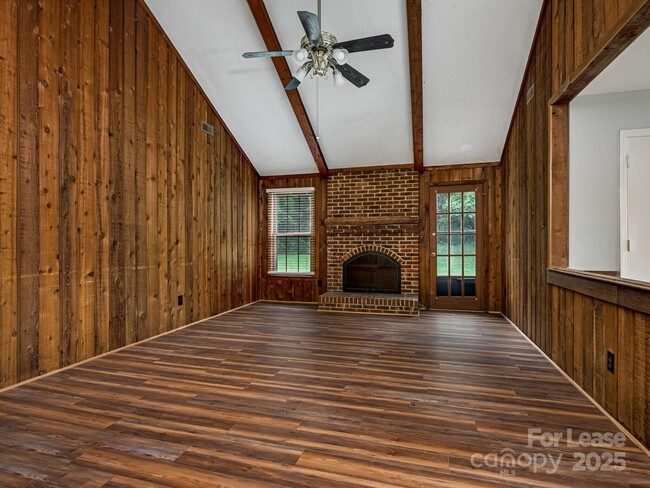 Building Photo - 7609 King Richard Ct