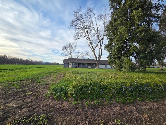 Foto del edificio - Country Style Living in this Charmin Home in Anderson