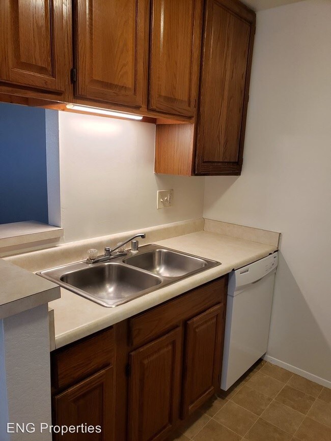 Building Photo - 4553 Oregon St