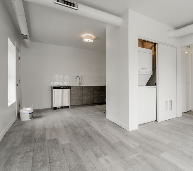 Foto del edificio - 1710 W Glenlake Ave