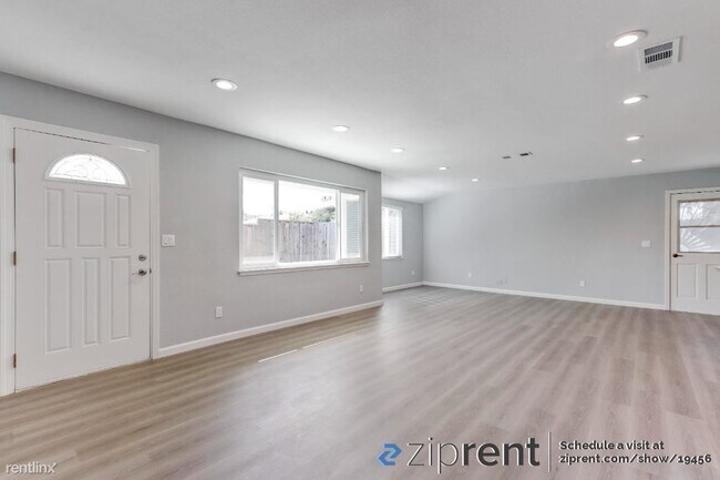 Foto del edificio - 2 br, 1 bath House - 3360 Warburton Ave, S...