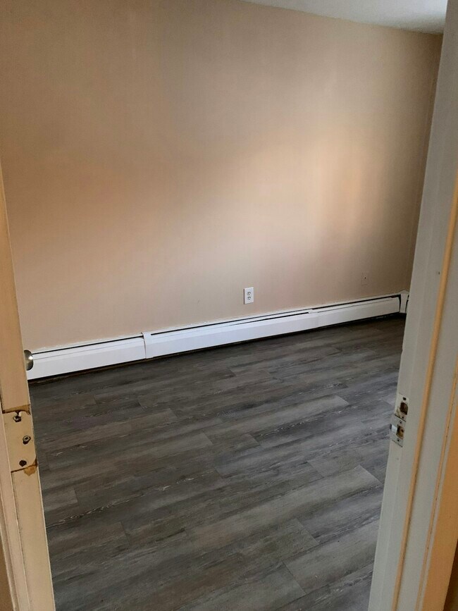 Foto del edificio - 819 Westminster Hill Rd