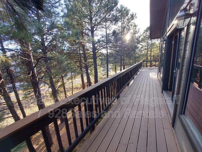 Building Photo - 1262 W Lil Ben Trail