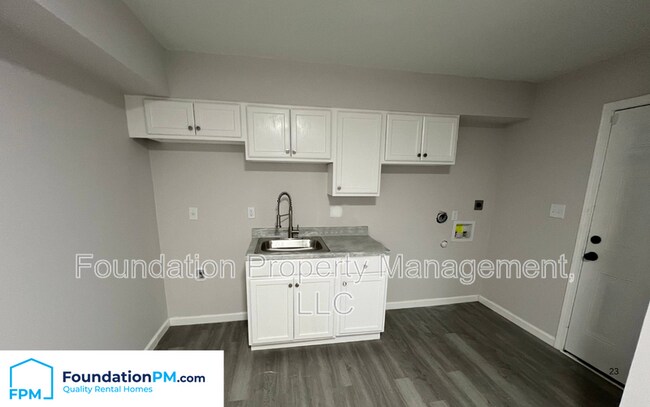 Foto del edificio - 4911 Shayne Cove