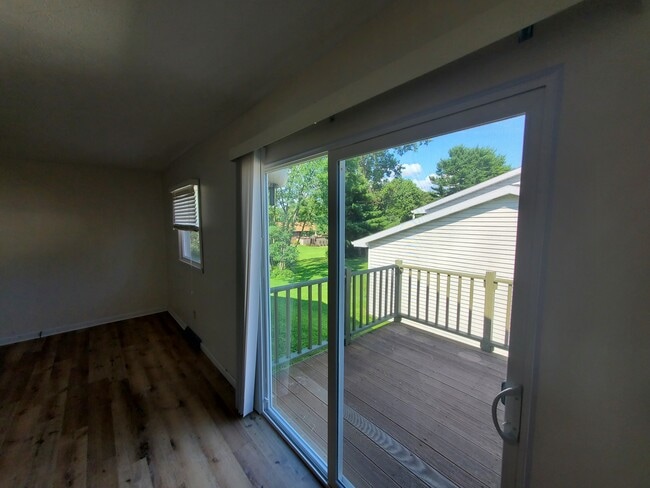 Building Photo - 562 Bailey Dr