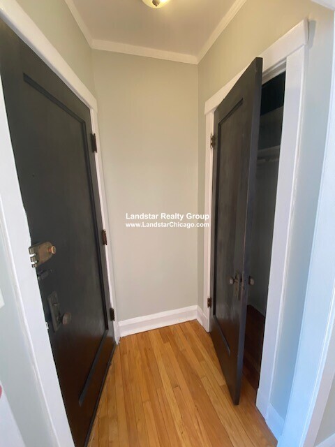 Primary Photo - 6518 N Glenwood Ave