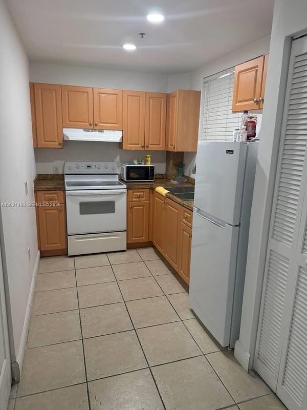 Foto del edificio - 2210 NW 34th St
