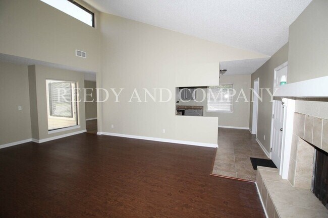 Building Photo - 4459 Crescent Park Dr