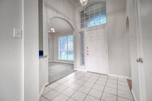 Building Photo - 2413 Balsam Dr
