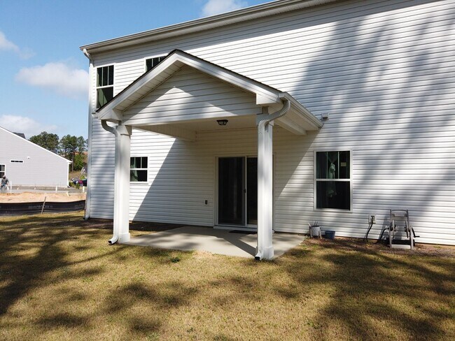 Foto del edificio - Home near Fort Eisenhower
