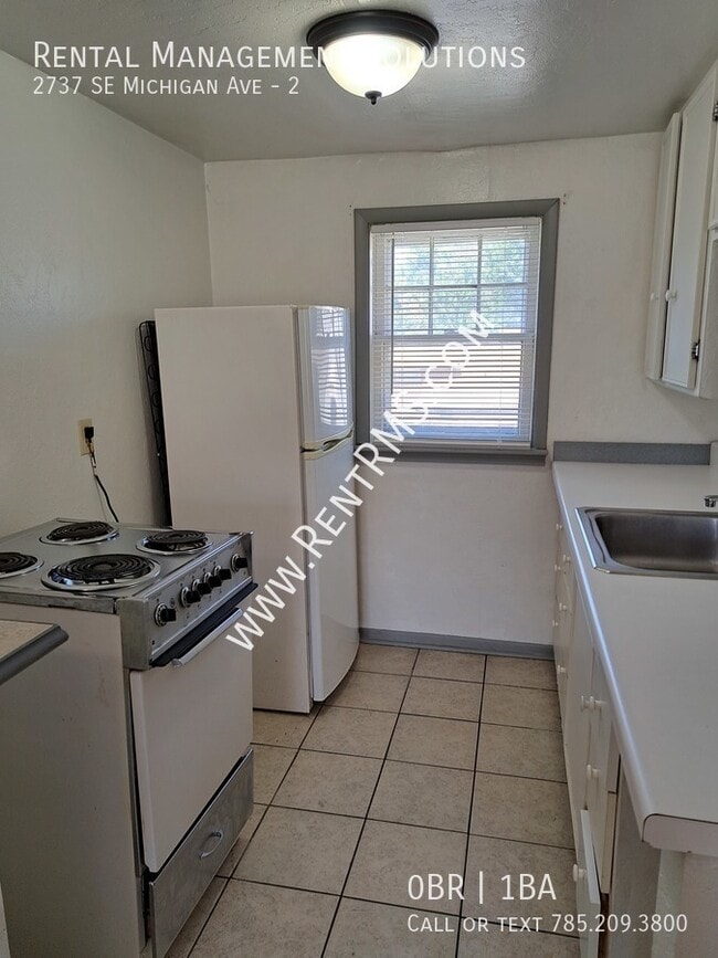 Foto del edificio - 2737 SE Michigan Ave