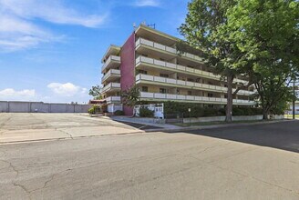 Building Photo - 4600 E Asbury Cir