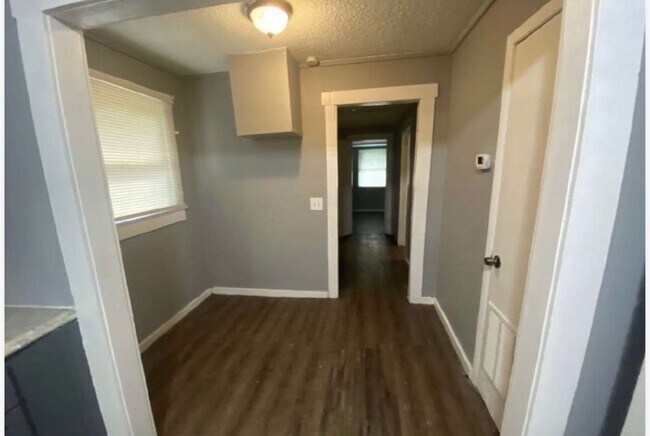 Foto del edificio - 8208 N 14th St