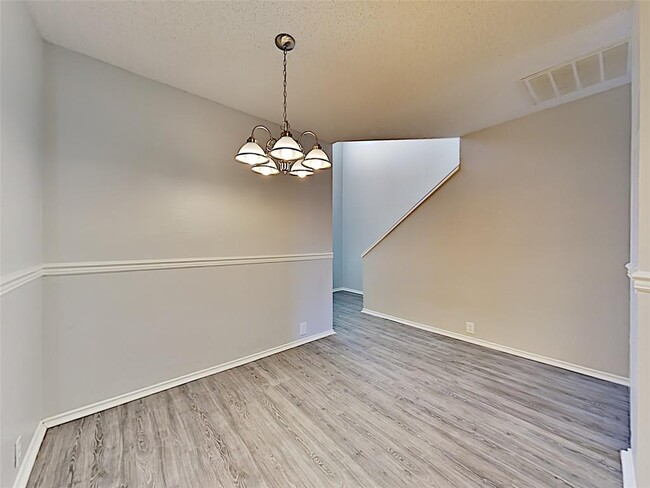 Building Photo - 8504 Tallahassee Ln