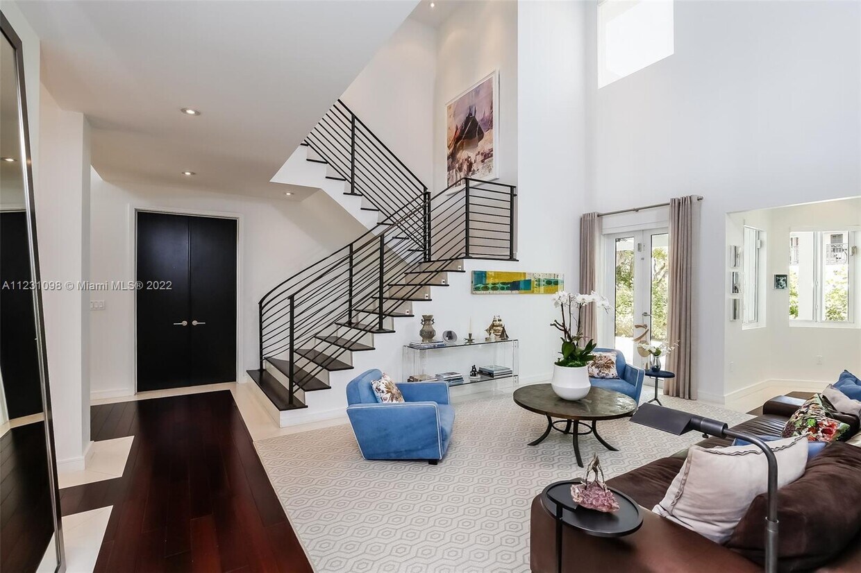 Foto principal - 4435 N Bay Rd