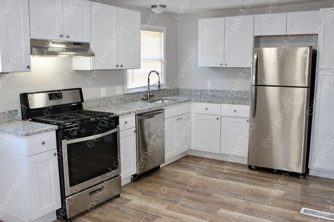 Foto del edificio - 3 BED & 1 BATH / PET-FRIENDLY / S8 ACCEPTED
