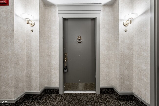 Foto del edificio - 8651 Jaffa Ct Dr E